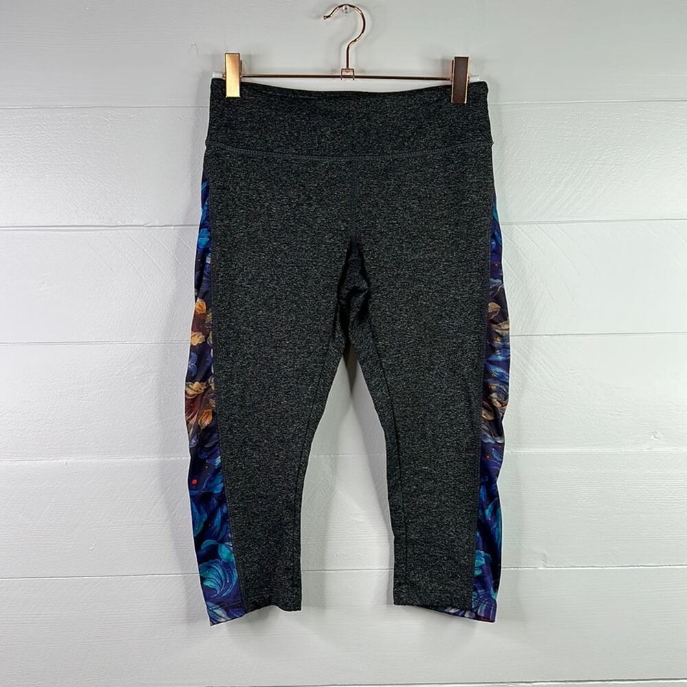 LULAROE Gray Blue Purple Feather Simply‎ Comfortable Gym Active Capris Size XS